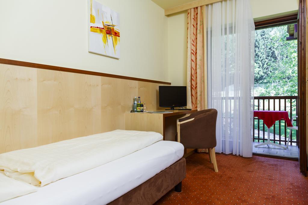 Seehotel Vinzenz フェルデン・アム・ヴェルターゼー 部屋 写真
