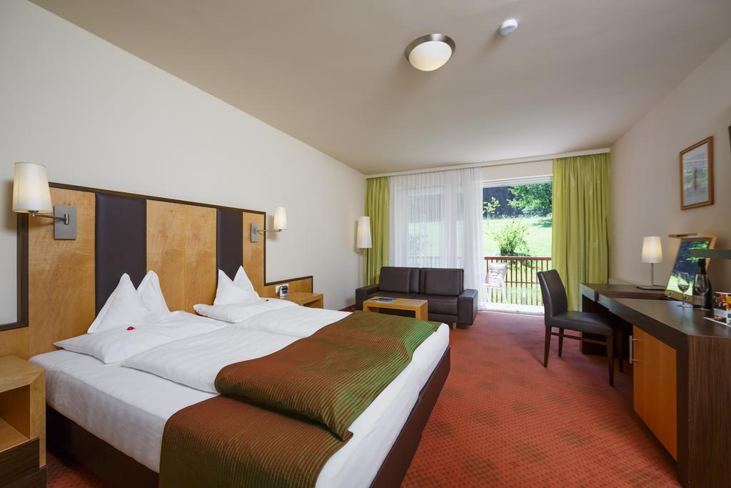 Seehotel Vinzenz フェルデン・アム・ヴェルターゼー エクステリア 写真